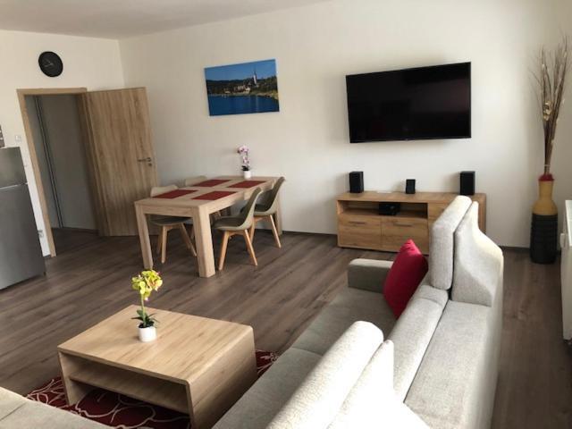 Appartement Papeto à Frymburk Extérieur photo